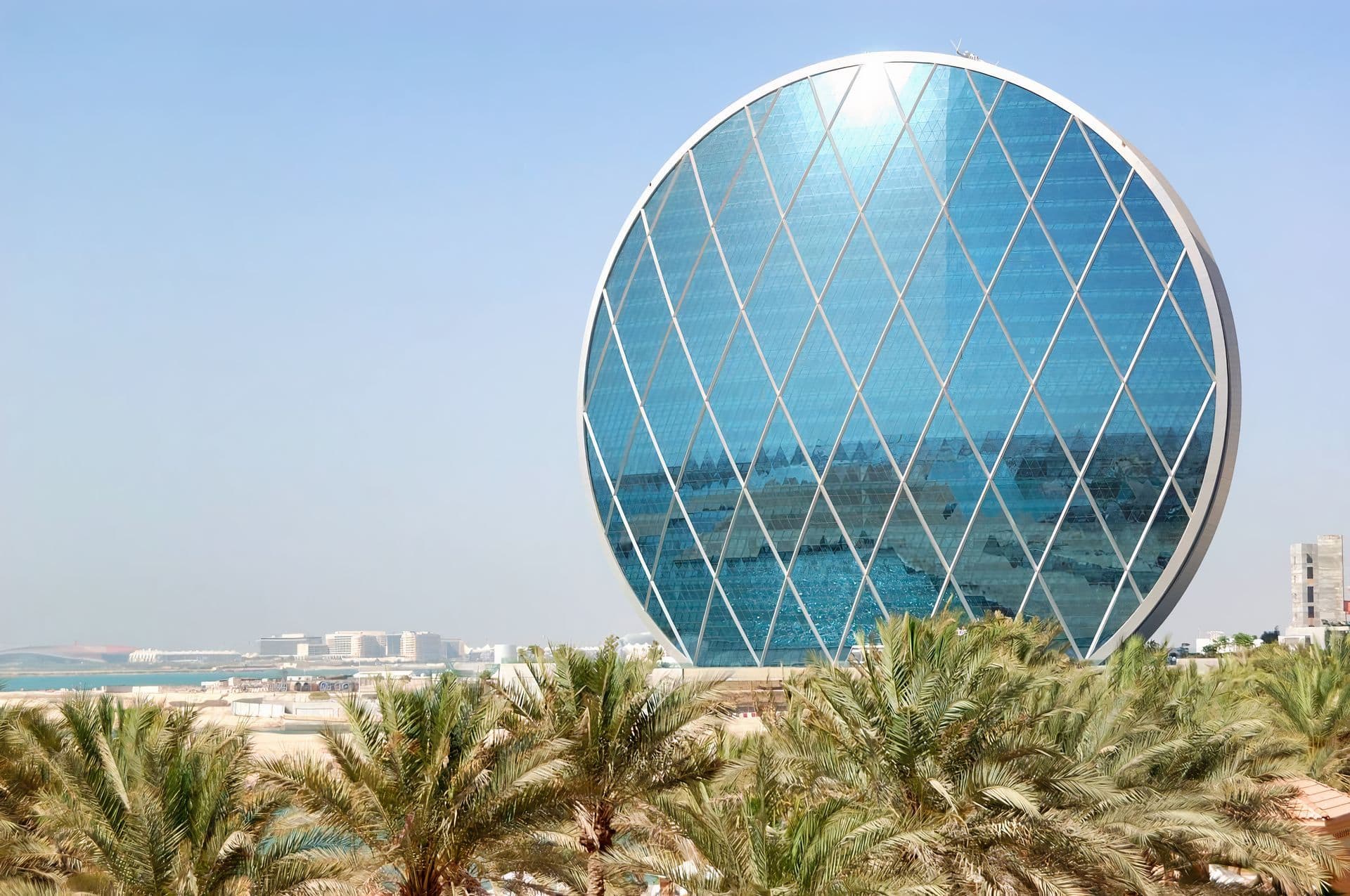 Aldar’s newly added land plots span more than 2.3 million square metres and will deliver around 3,000 homes across Saadiyat Island, Yas Island, and surrounding areas.