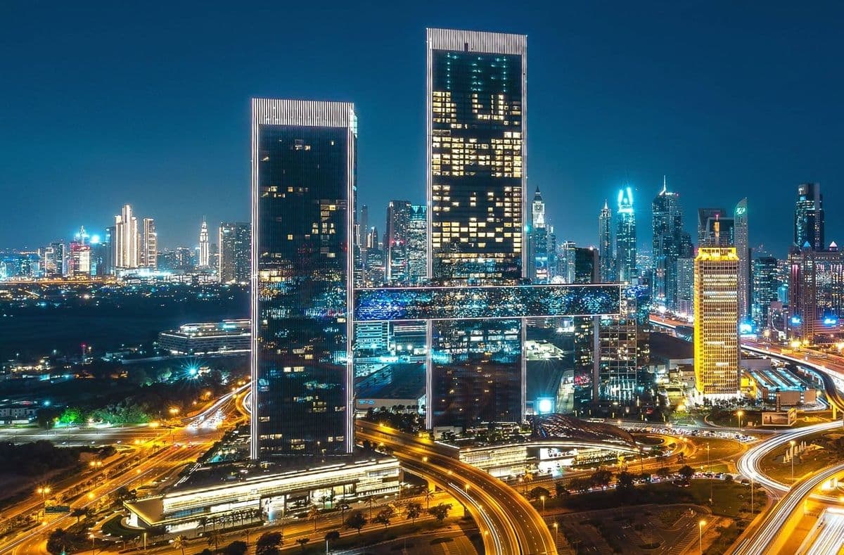 ALEC Holdings raises $381M in Dubai IPO, marking the UAE’s largest construction sector listing in 15 years.