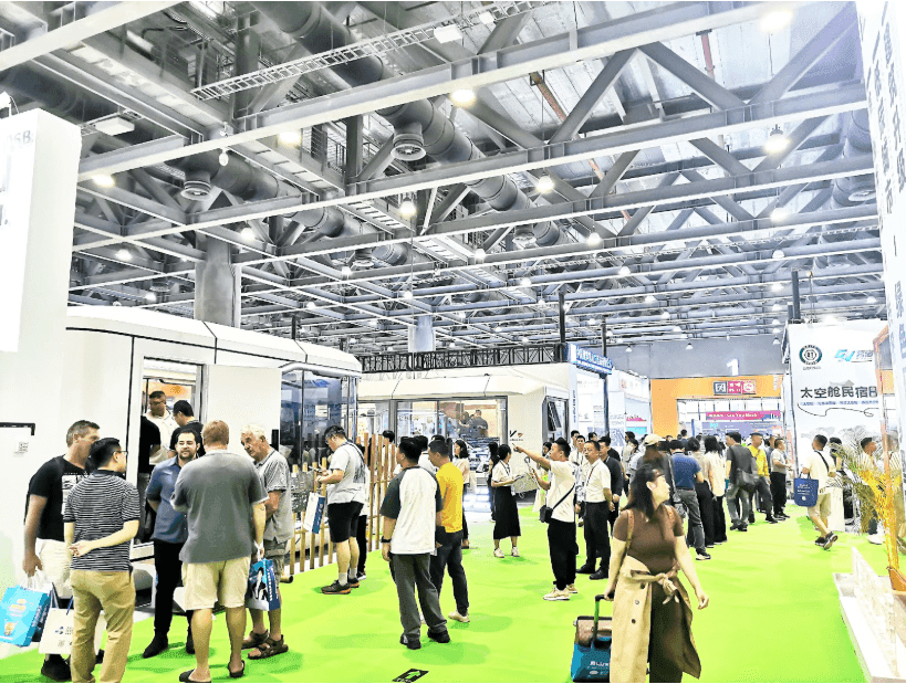 International exhibitors and visitors attend CIHIE, highlighting the expo’s role as a global platform for construction innovation. 