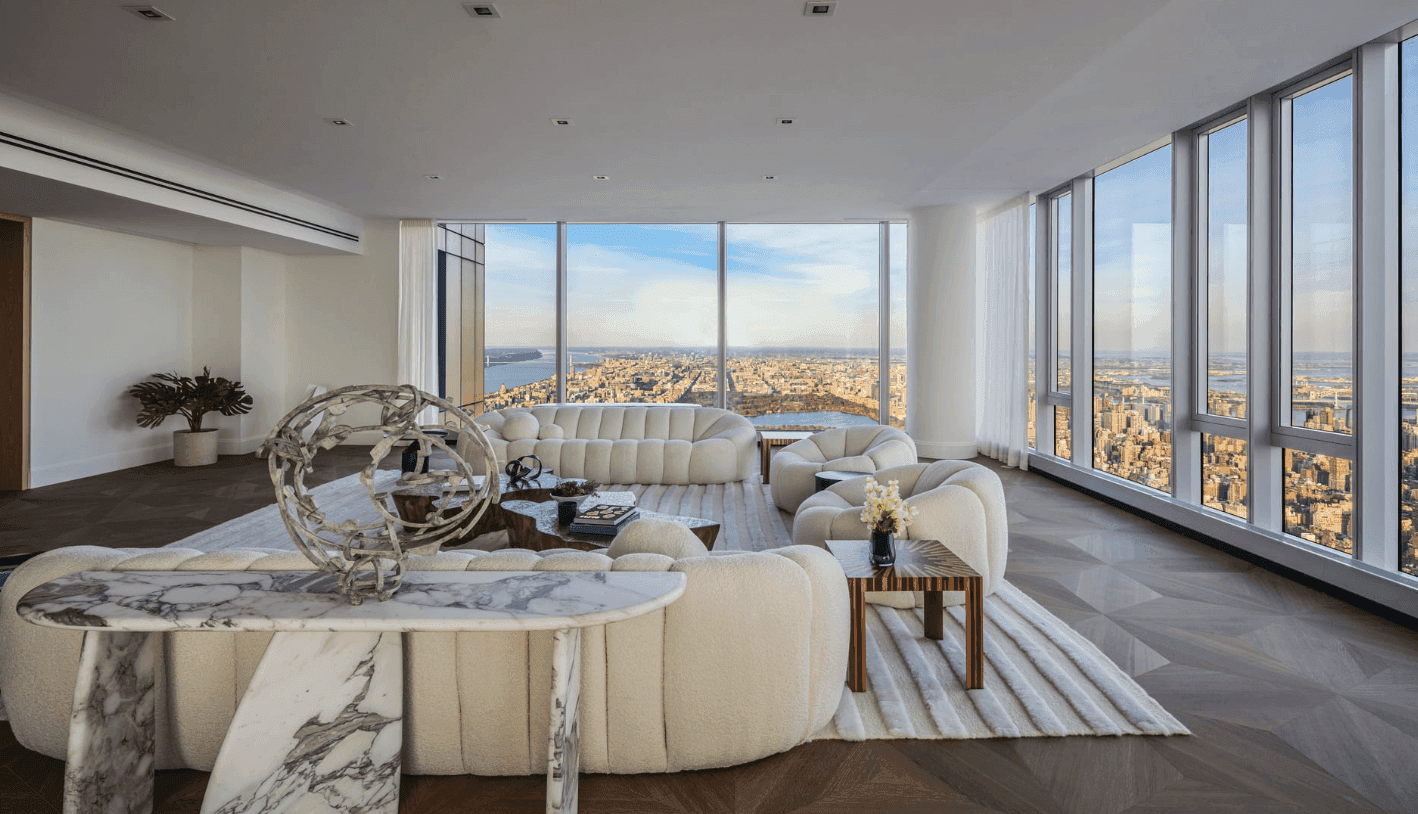 The living and entertaining spaces are positioned in the corners of the residences to maximize multiple panoramas and citywide views.