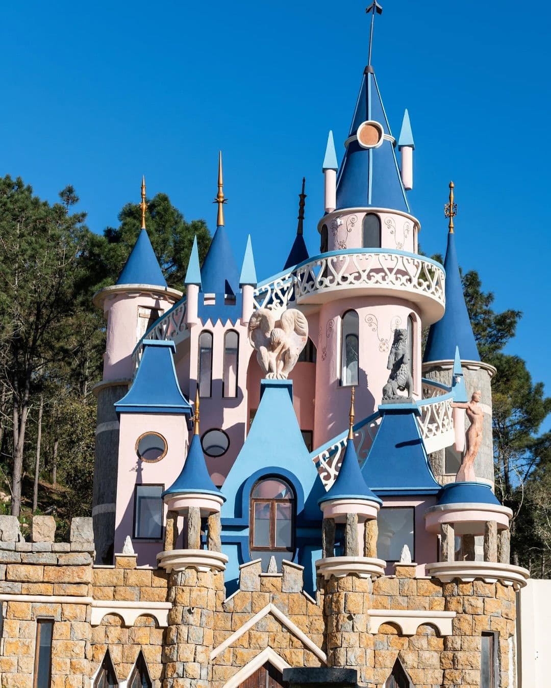 Quinta da Felicidade, Portugal's "Disney Palace."