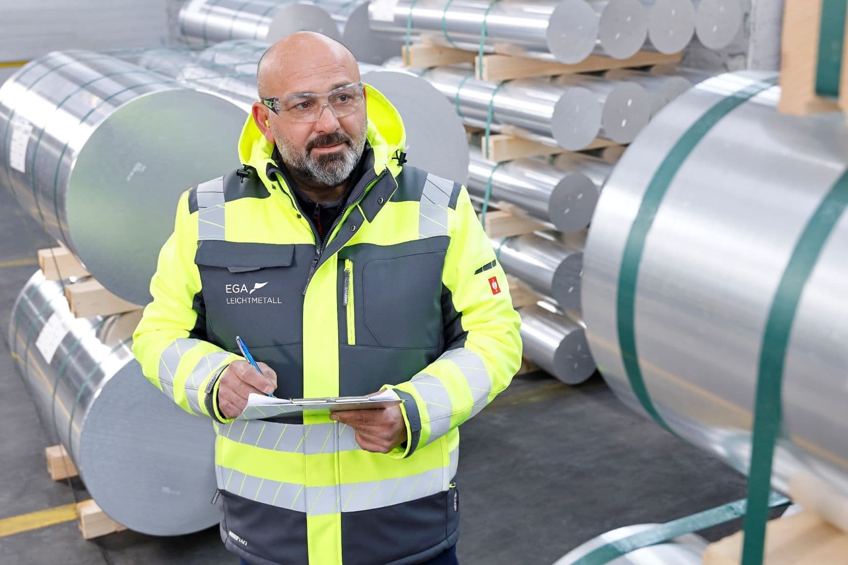 The project will add 110,000 tonnes per year of scrap sorting capacity and 153,000 tonnes per year of melting and casting capacity, positioning the site as one of the most advanced aluminium recycling operations in Europe.