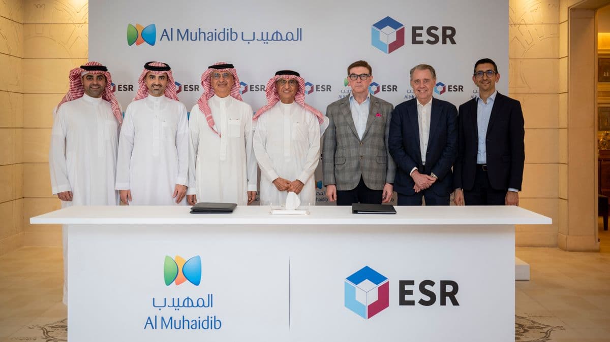 Representatives of Al Muhaidib Group and ESR Group at the announcement of their 50:50 joint venture, targeting up to US$5 billion in industrial and logistics real estate investments across Saudi Arabia over five years.