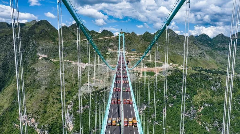 Huajiang Grand Canyon Bridge