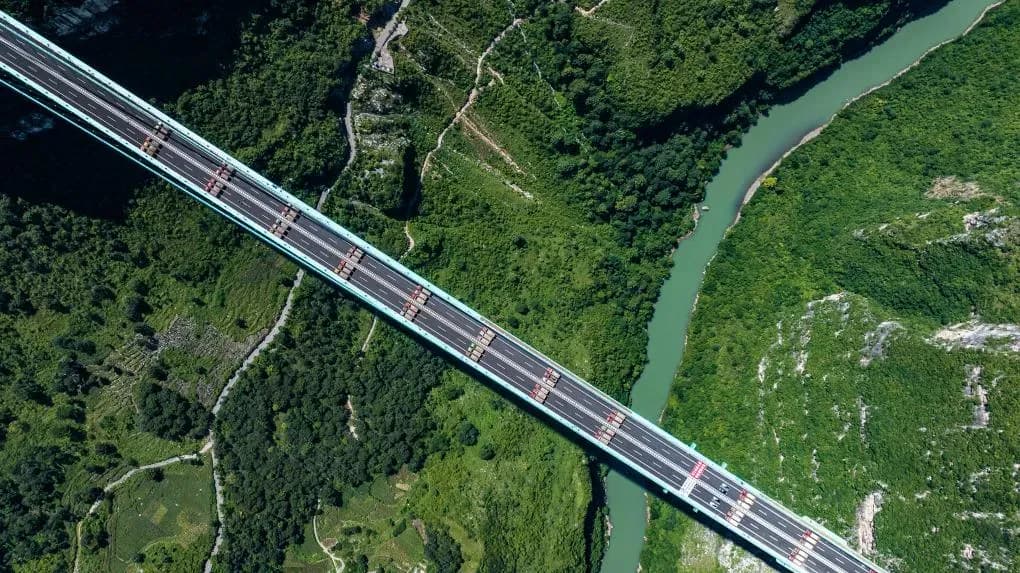 Huajiang Grand Canyon Bridge