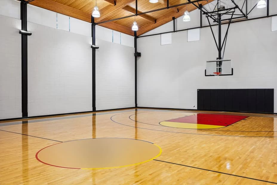 Michael Jordan's Former Mansion
