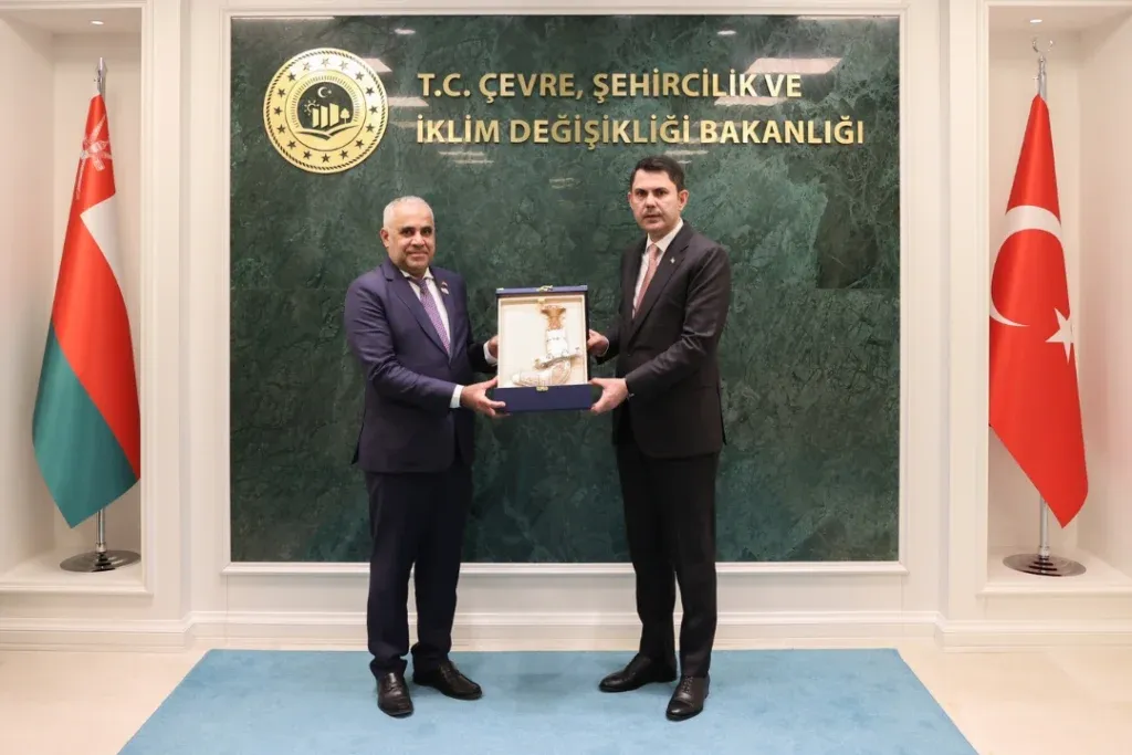 Officials from Oman and Türkiye signing a memorandum of understanding on urban development and real estate cooperation.