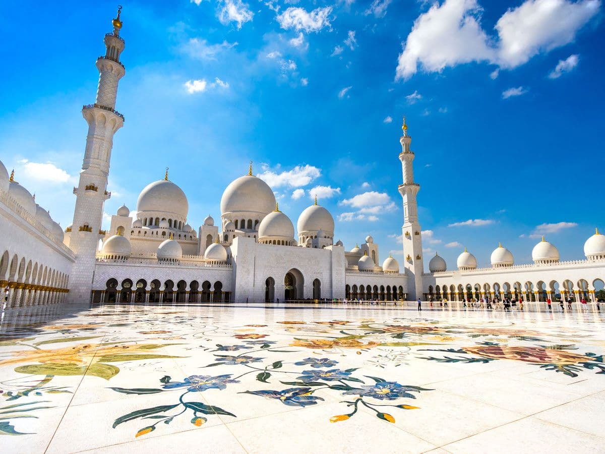 Sheikh Zayed Grand Mosque Location: Abu Dhabi, UAE