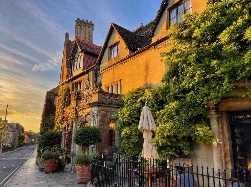 The World’s Top 5 Oldest Hotels Still Welcoming Guests