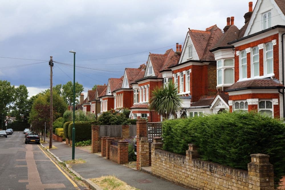 UK House Prices Stagnate in June, Halifax Data Shows