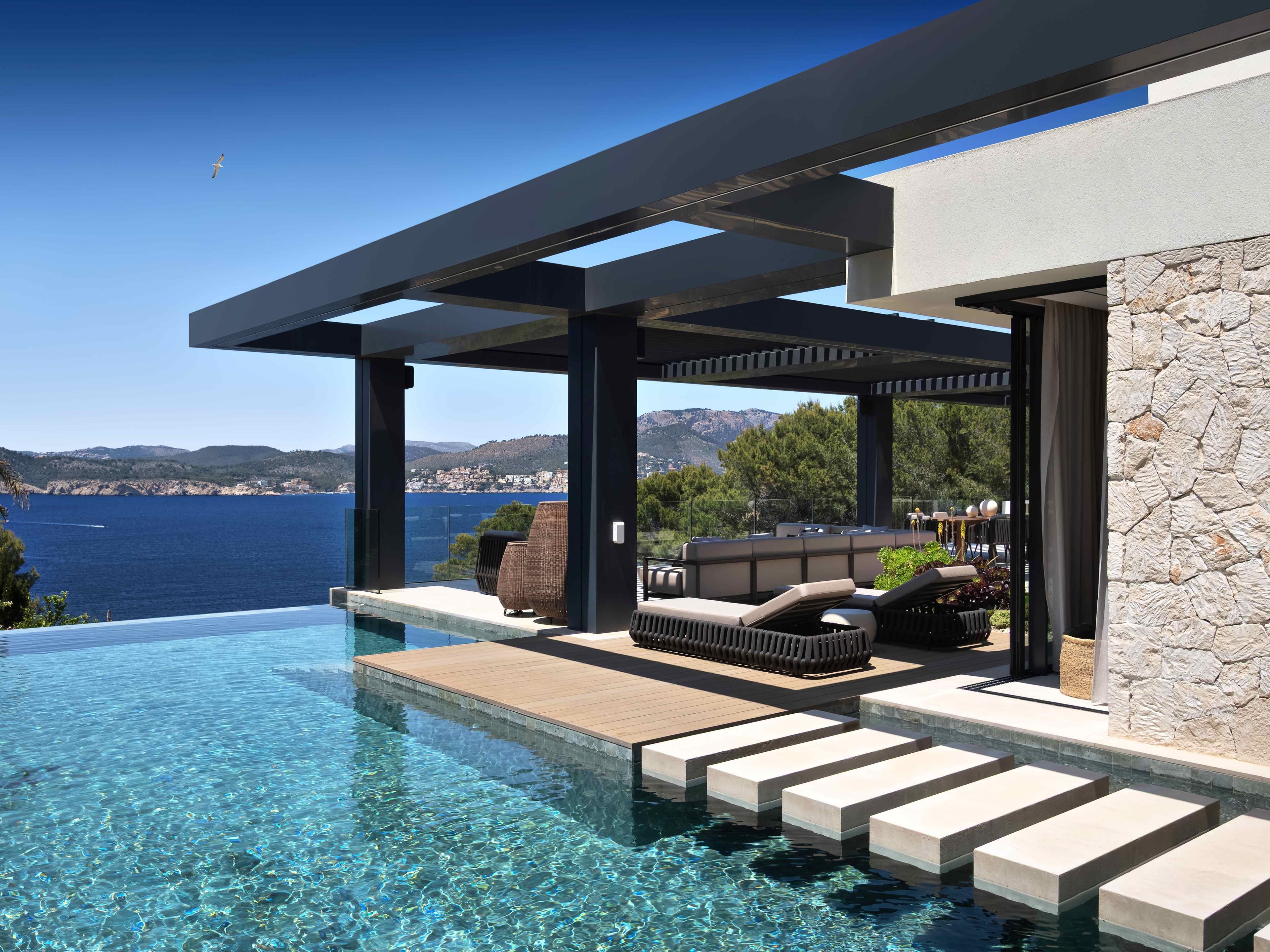 The luxurious designer villa ANIMA with spectacular sea views in Santa Ponsa is a dream property with numerous highlights.