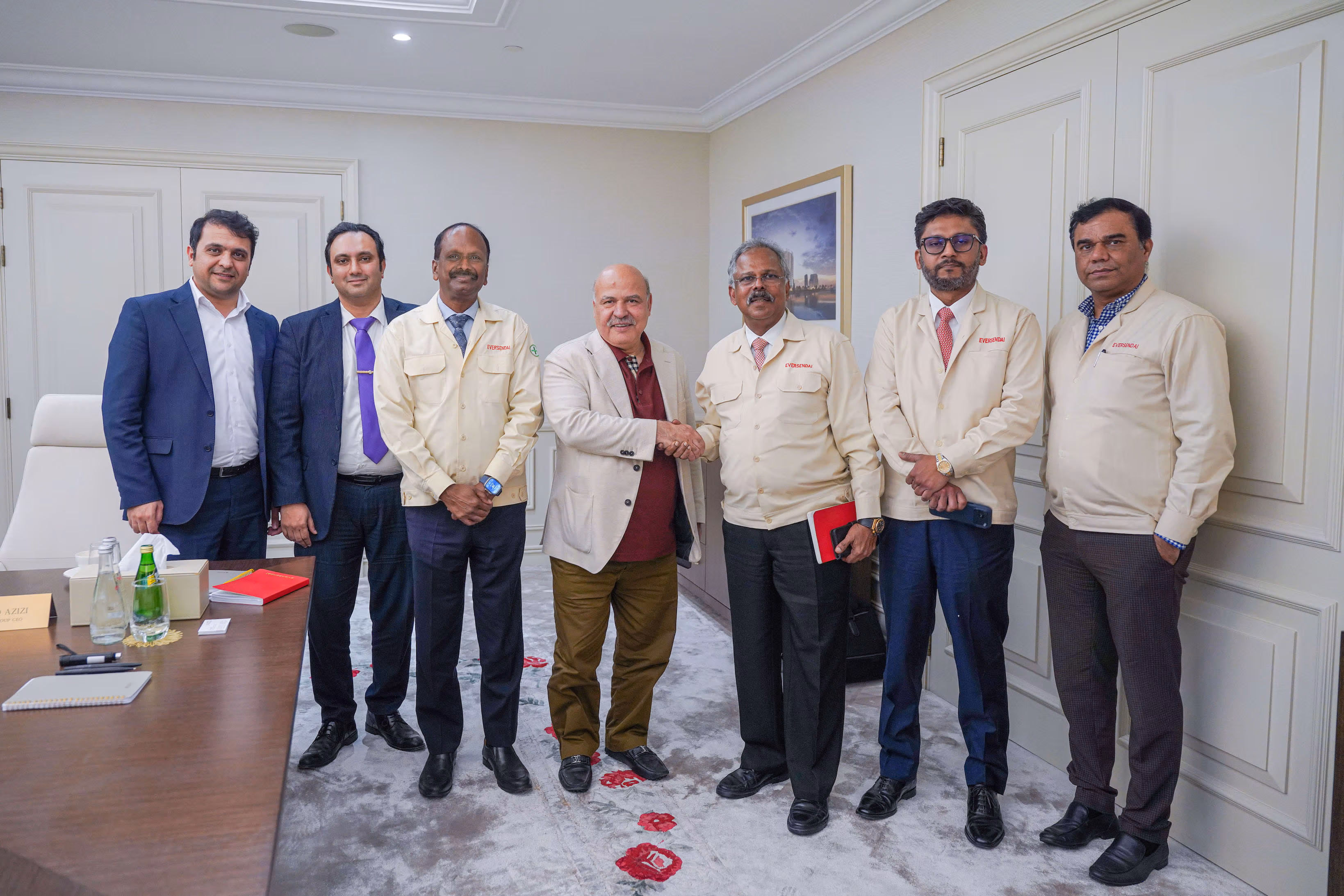 The agreement was formally concluded between Mirwais Azizi, Chairman of Azizi Developments, and Tan Sri A.K. Nathan, Founder, Executive Chairman, and Group Managing Director of Eversendai Corporation Berhad.
