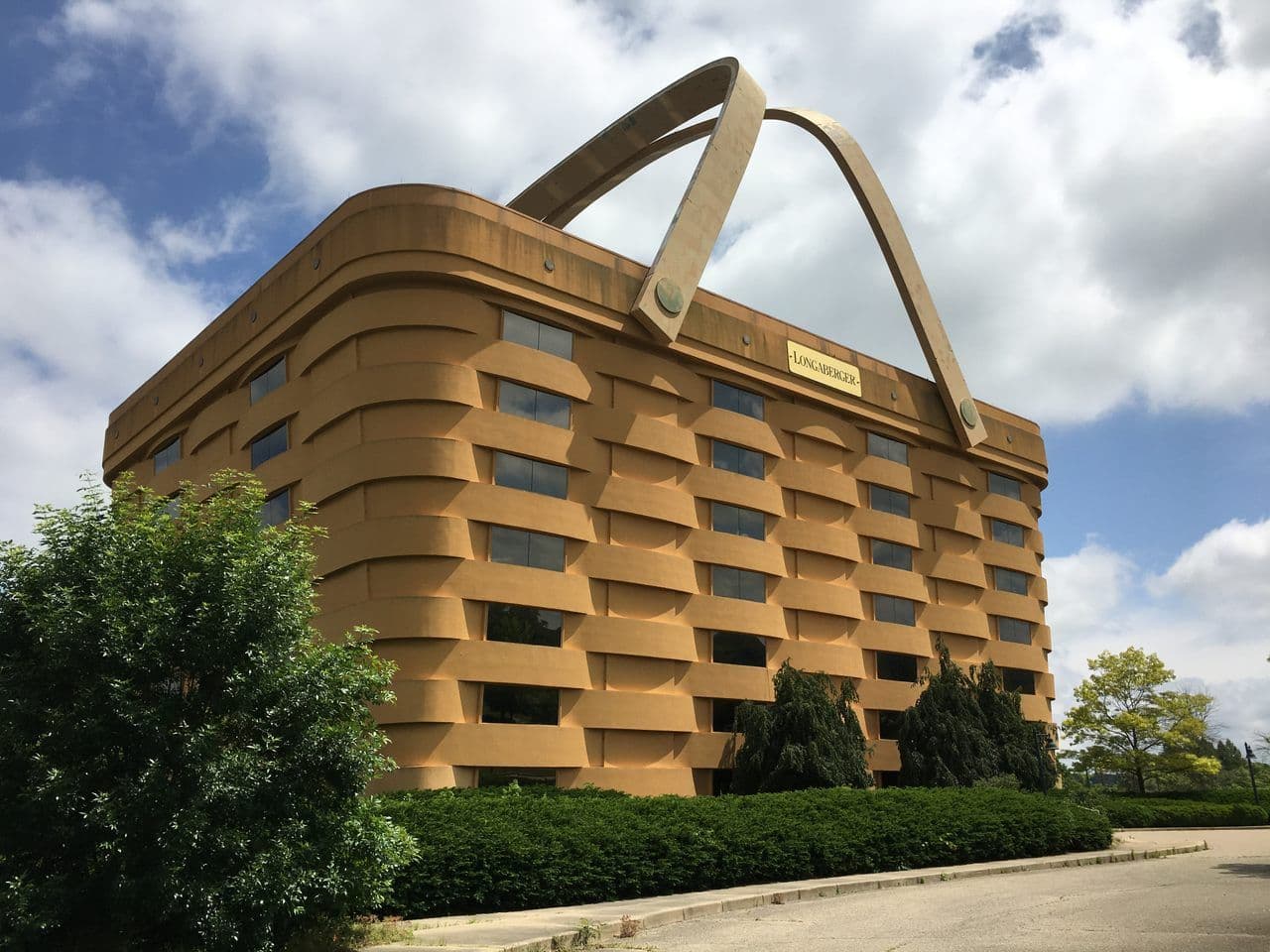 Top 10 Iconic Buildings with the Craziest Architecture around the world