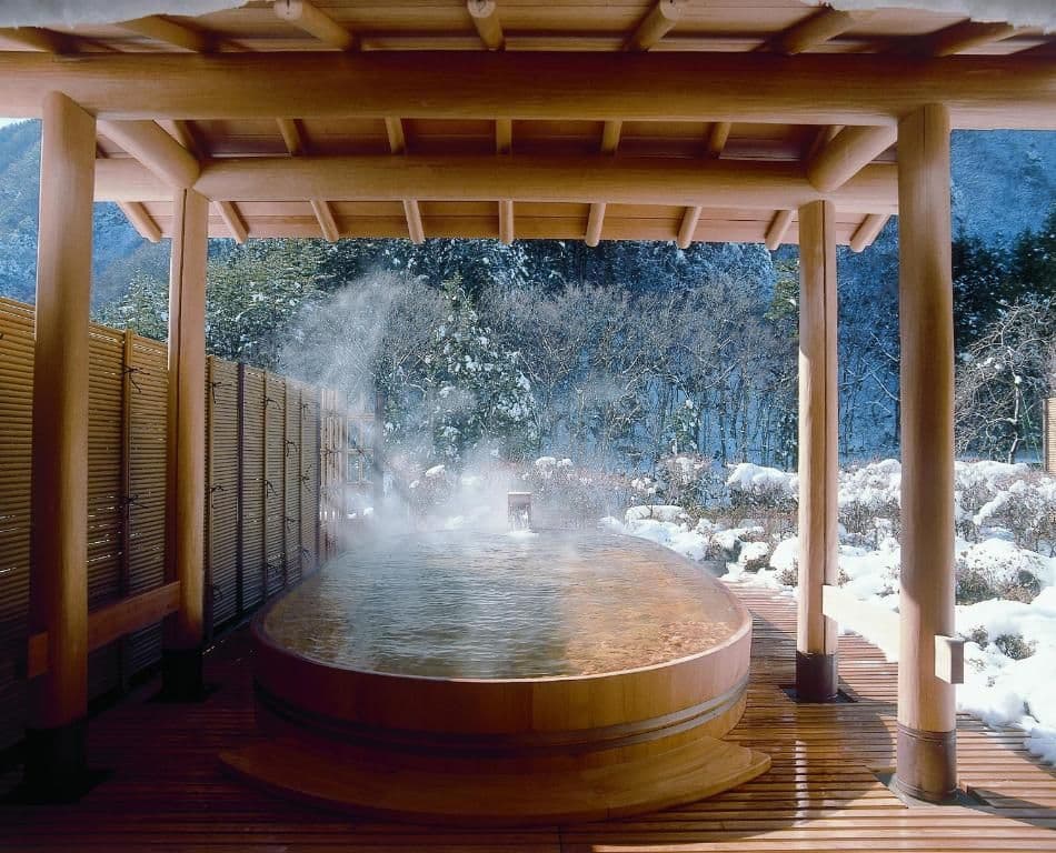 Observatory outdoor bath, Boukei springs
