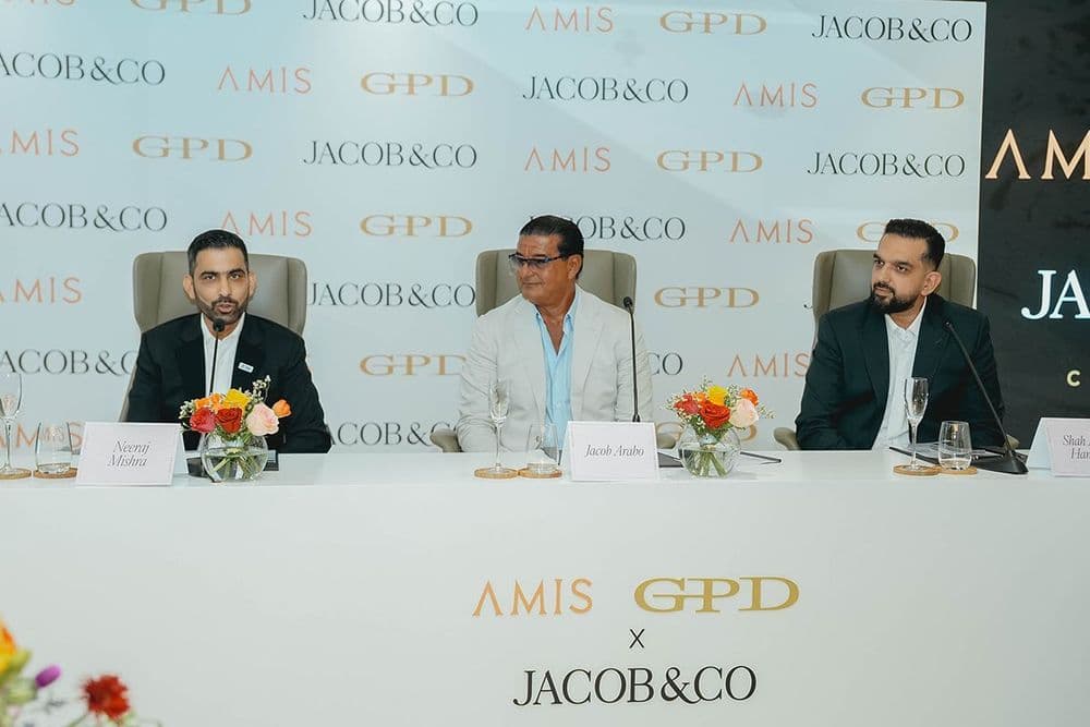 Jacob Arabo and AMIS GPD Development executives at the signing ceremony in Dubai.