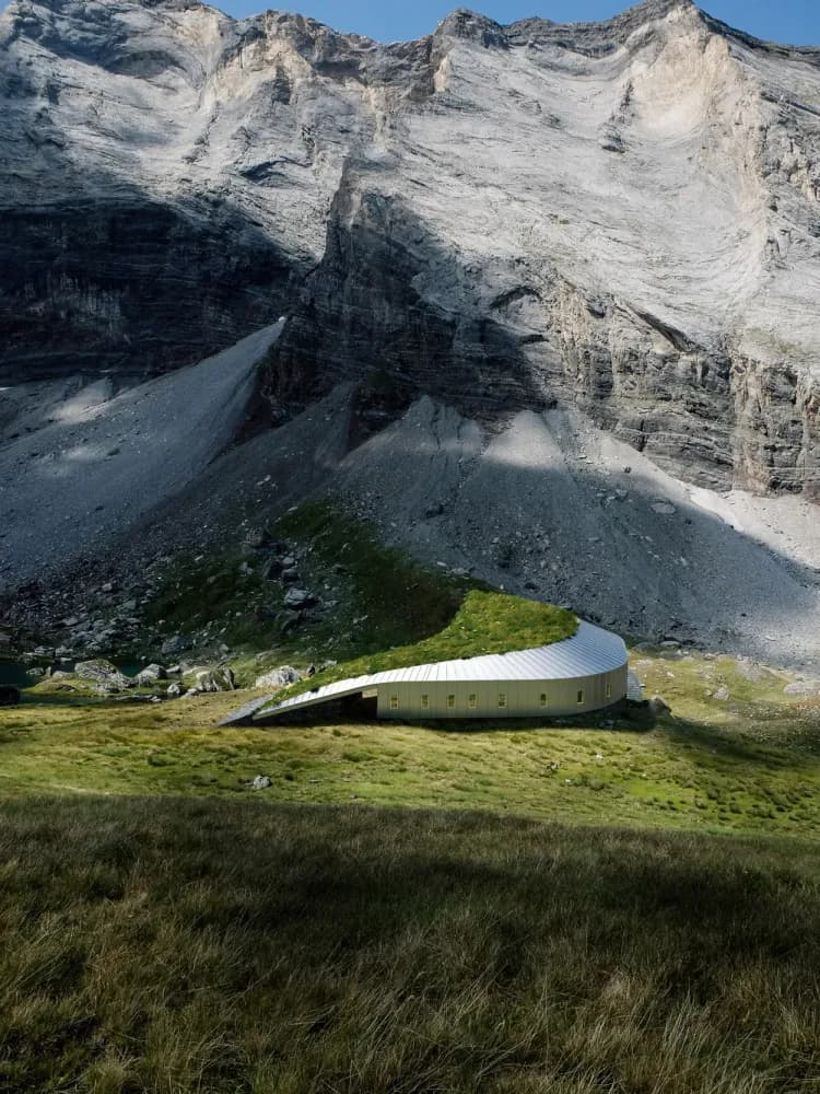 Barroude Shelter