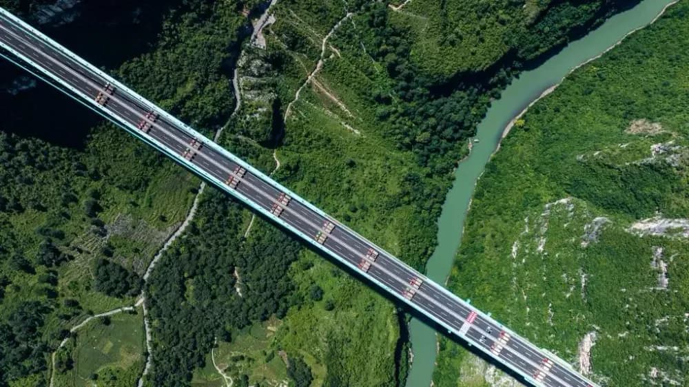 Huajiang Grand Canyon Bridge