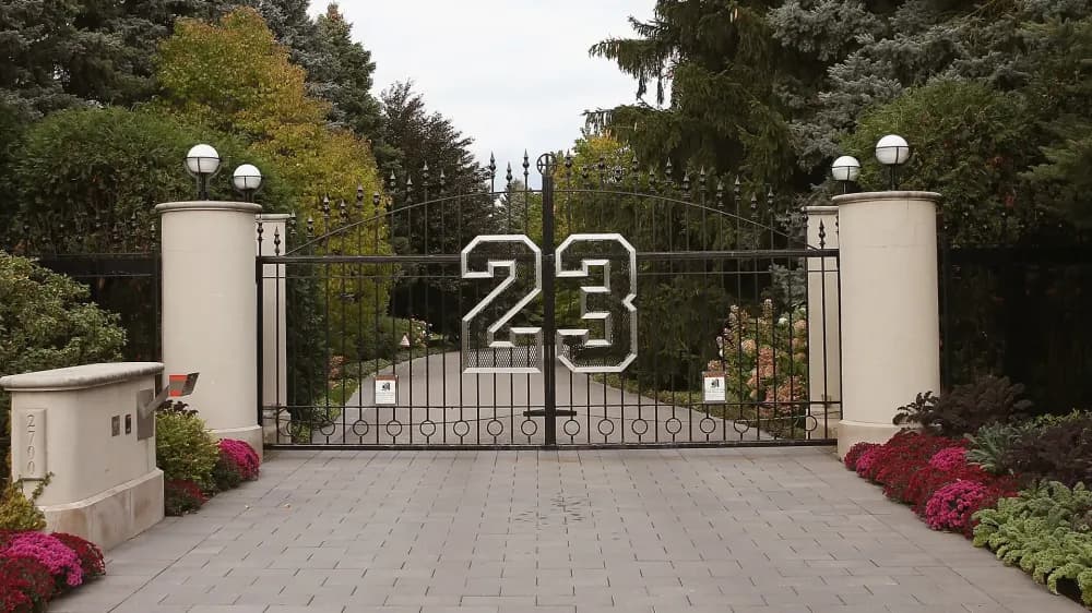 Michael Jordan's Former Mansion