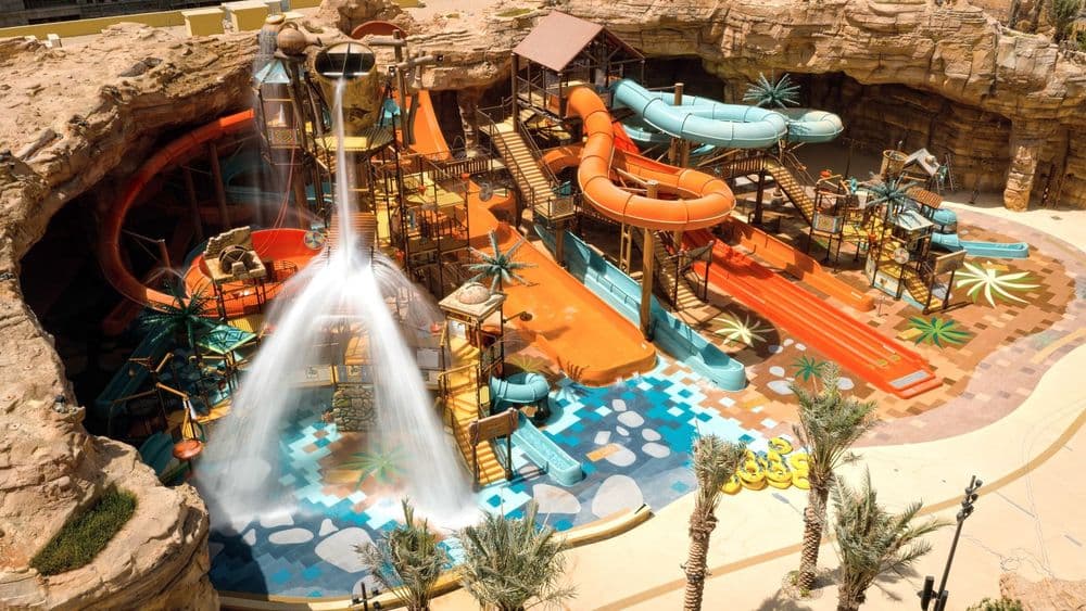 Viper Canyon blends unique attractions, including SlideWheel® and underwater experiences.
