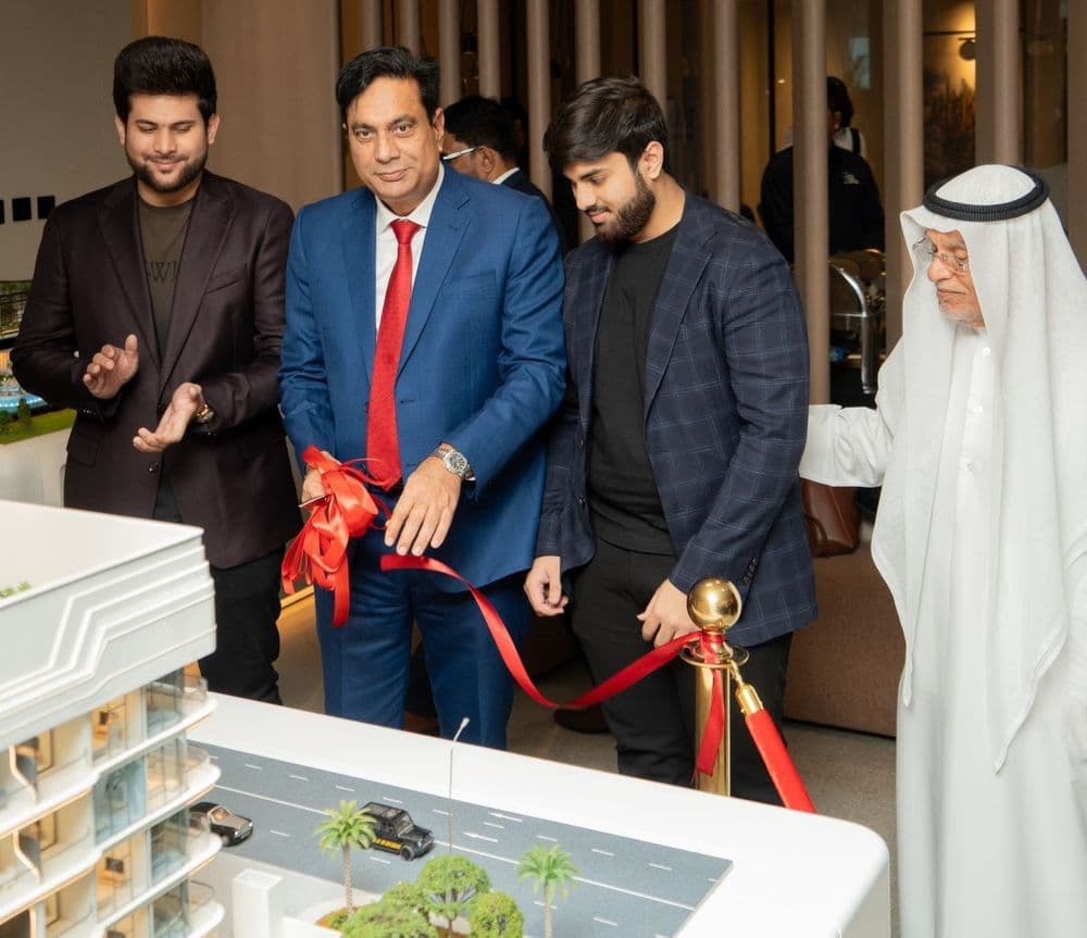 Held at a private gathering, the event provided attendees with an immersive experience, including detailed exploration of the architectural model.