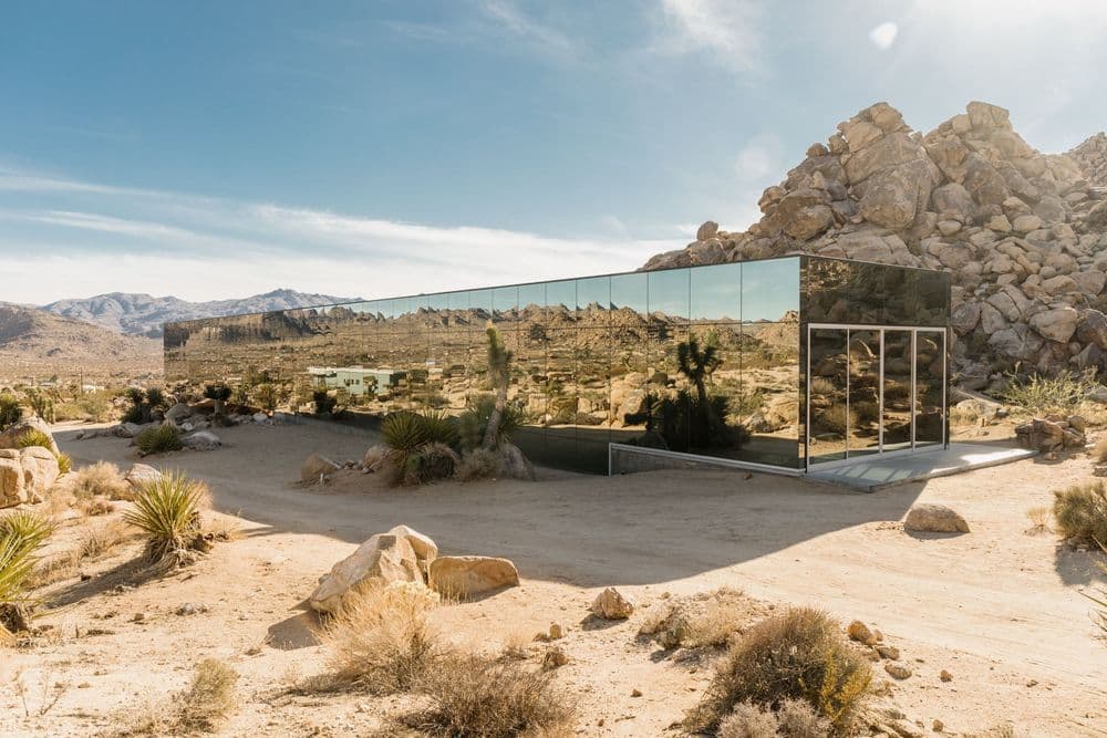 The Invisible House