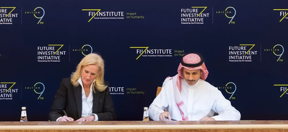 PIF and JLL partner to boost Saudi real estate collaboration