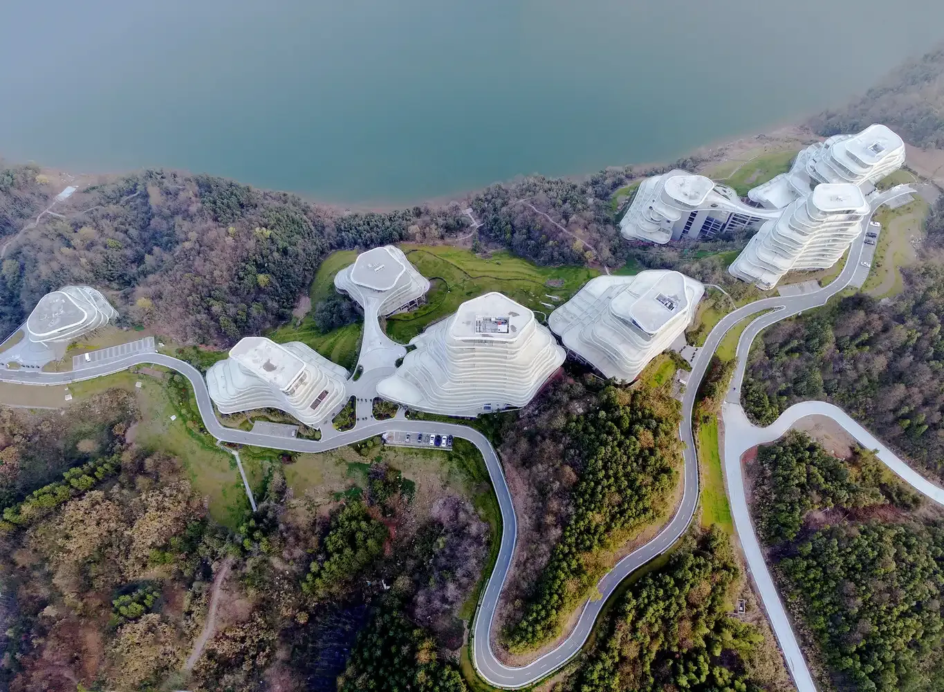 Huangshan Mountain Village: Where Nature Shapes Architecture