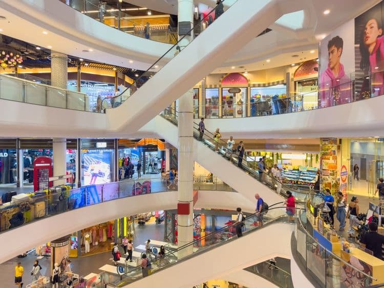 Retail Real Estate: How Malls Are Adapting to the E-commerce Boom