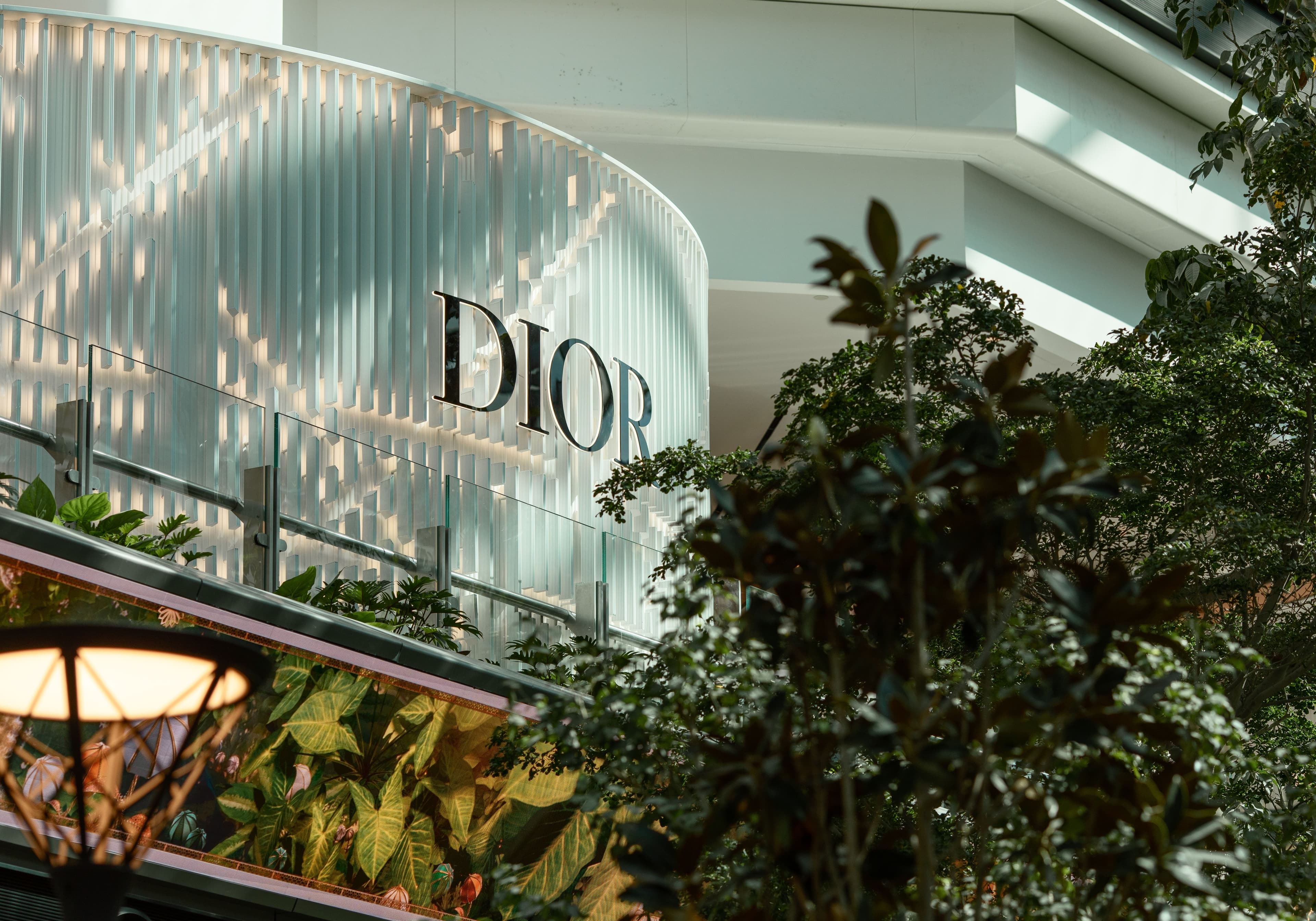 HSBC: Global Luxury Market Faces Headwinds Amid U.S. Uncertainty