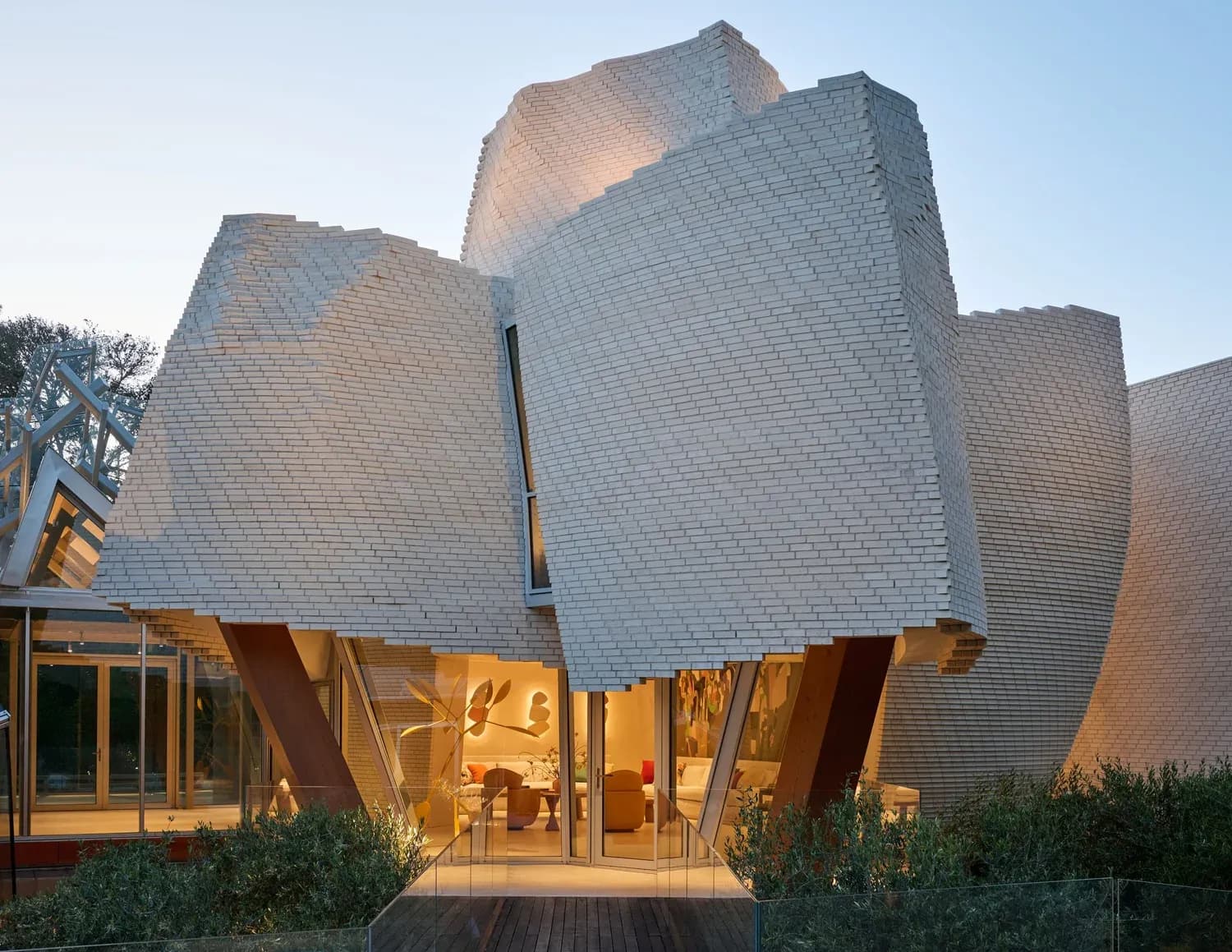 Frank Gehry’s final masterpiece in Atherton © Jason Schmidt