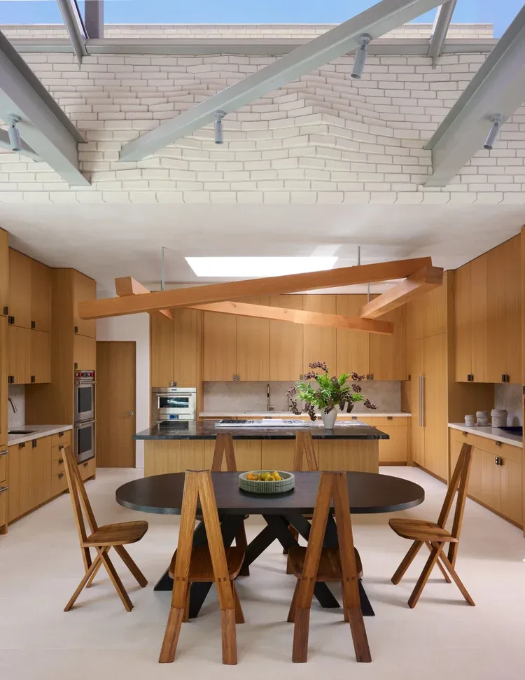 Frank Gehry’s final masterpiece in Atherton © Jason Schmidt