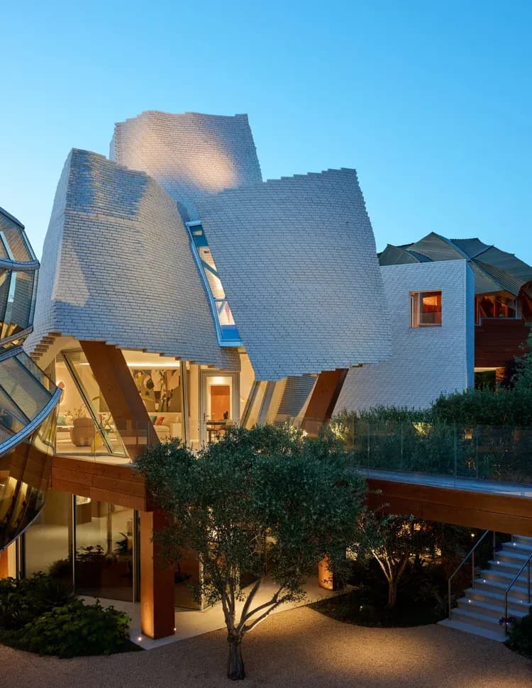 Frank Gehry’s final masterpiece in Atherton © Jason Schmidt