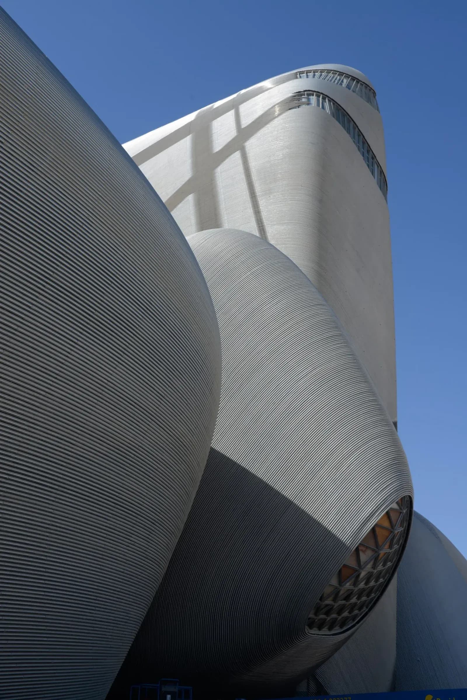 Snøhetta’s Ithra blends art, innovation, and Saudi heritage.