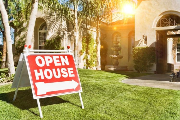 For the First Time in 12 Years, U.S. Home Sellers Outnumber Buyers