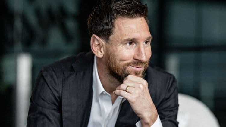 Lionel Messi orders Sunreef ULTIMA 88 yacht built in UAE